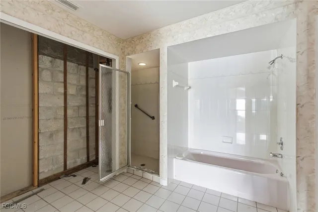 $419,999 | 329 Southeast 33rd Terrace, Cape Coral, FL 33904