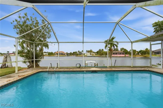 $419,999 | 329 Southeast 33rd Terrace, Cape Coral, FL 33904
