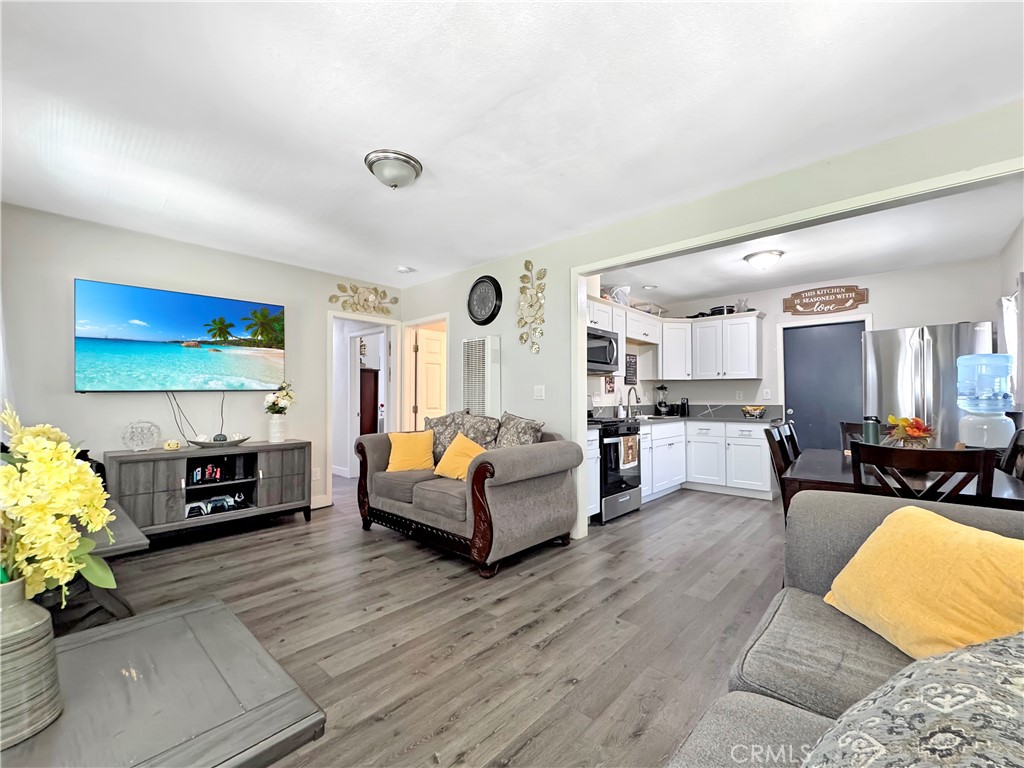 4187 Dwight Avenue Riverside, CA 92507 - Photo 4 of 43