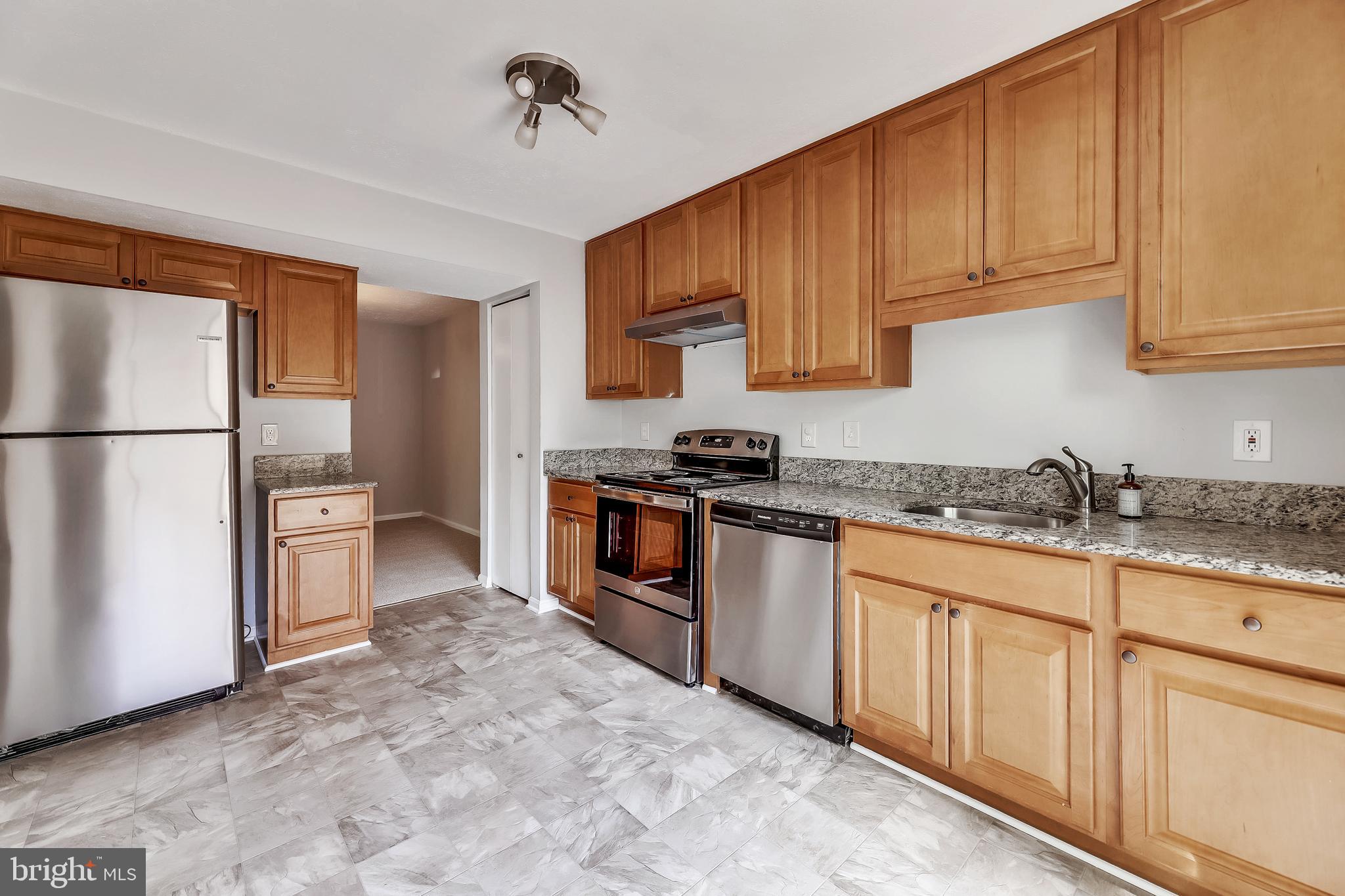 7206 Split Rail Lane Laurel, MD 20707 - Photo 12 of 37 new kitchen