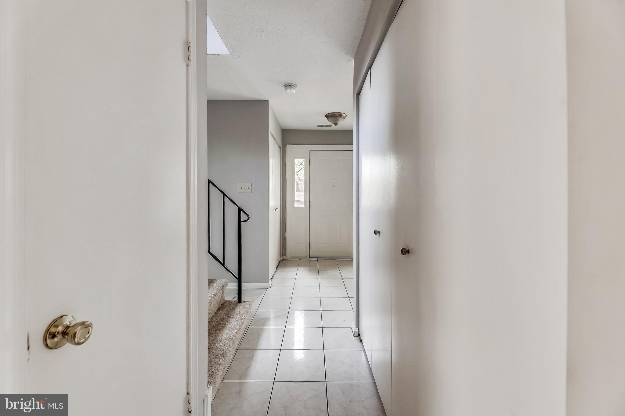 7206 Split Rail Lane Laurel, MD 20707 - Photo 4 of 37 Tons of sun