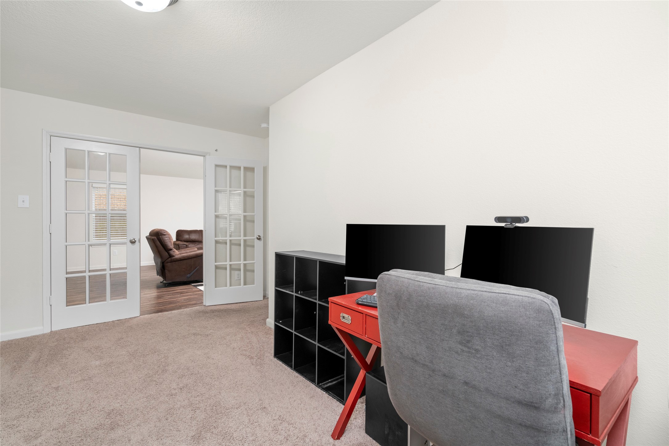 9719 Montana Sapphire Lane Rosharon, TX 77583 - Photo 15 of 40 Sunny flex room with great potential for a desk, reading nook, or hobby space.