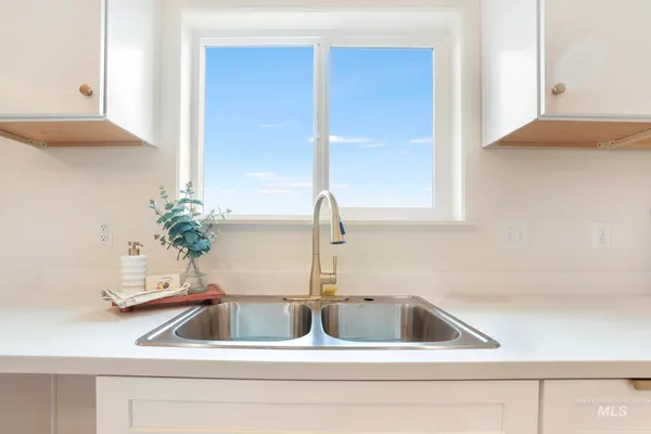 $365,000 | 708 West Clark Street, Paul, ID 83347