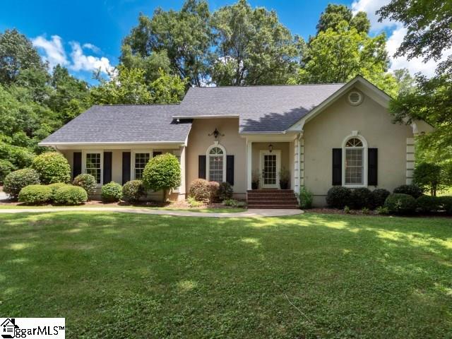 707 Calvert Avenue Clinton, SC 29325 - Photo 1 of 27