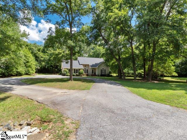 707 Calvert Avenue Clinton, SC 29325 - Photo 2 of 27