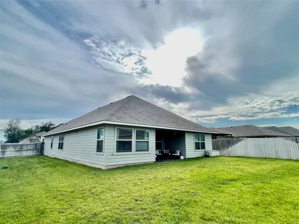 $2,650 | 1916 Thorndyke Lane, Bryan, TX 77807