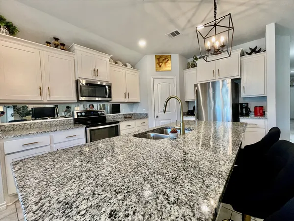 $2,650 | 1916 Thorndyke Lane, Bryan, TX 77807