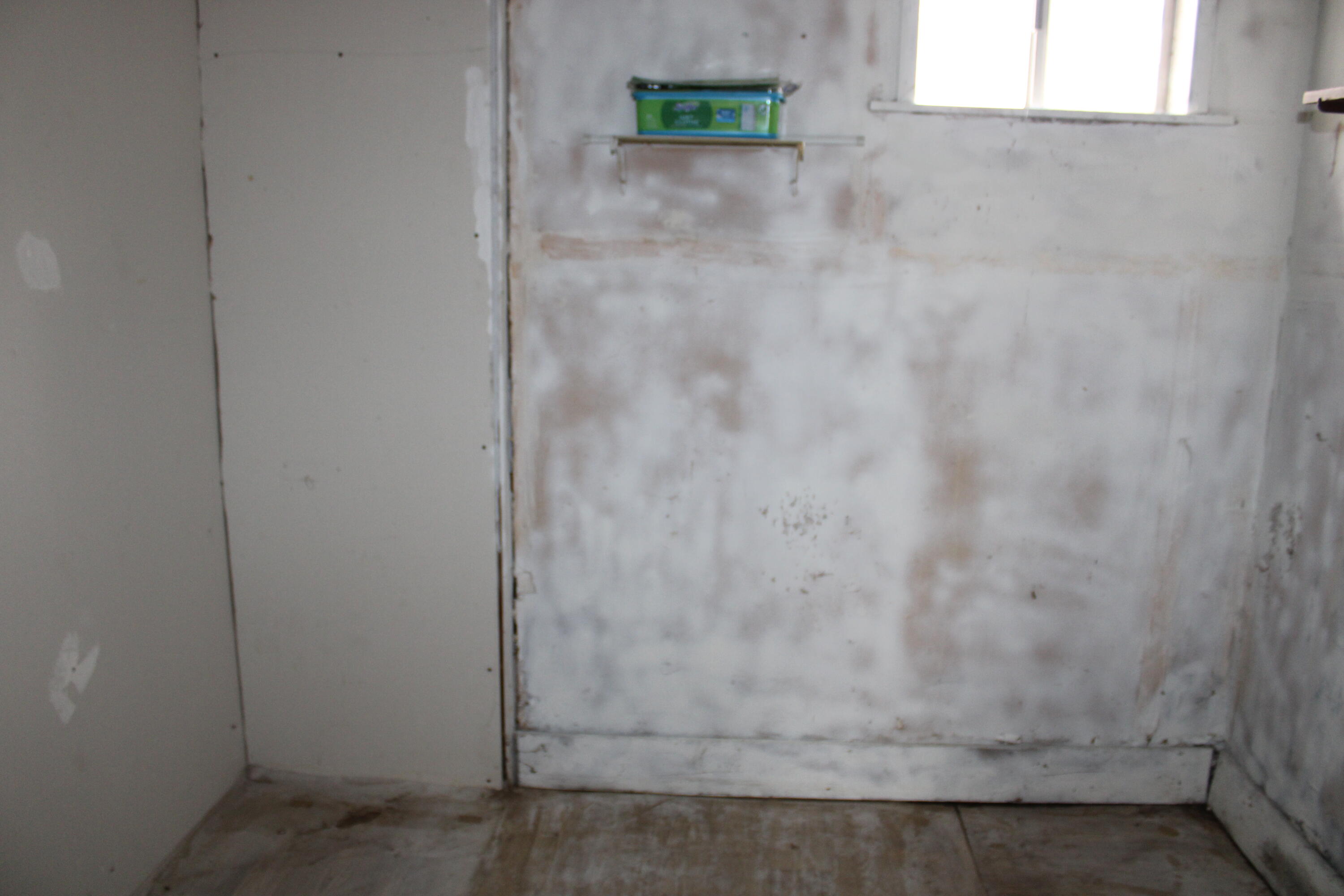 517 South R Street Tulare, CA 93274 - Photo 16 of 21 a view of wooden door