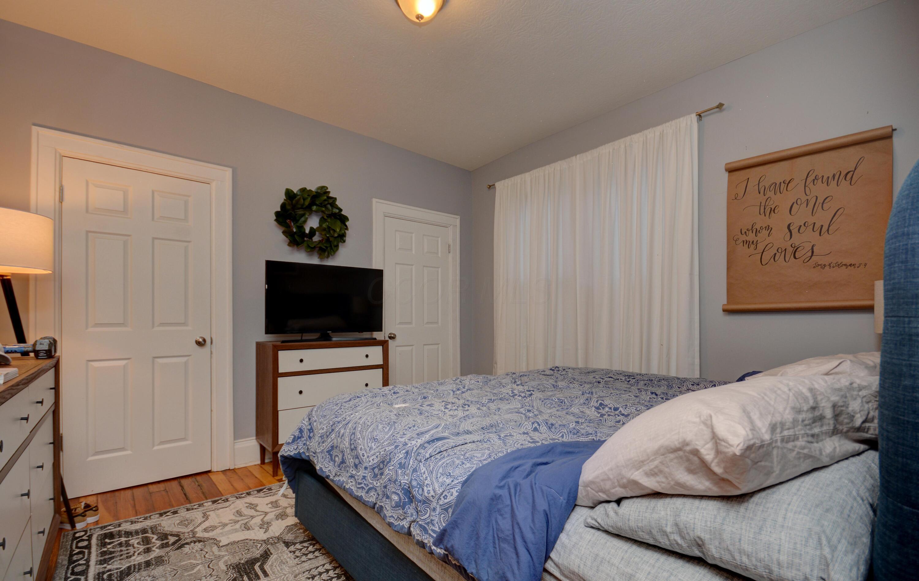 1825-1827 Bryden Road Columbus, OH 43205 - Photo 21 of 24 Unit 1825 - previous rental listing photo