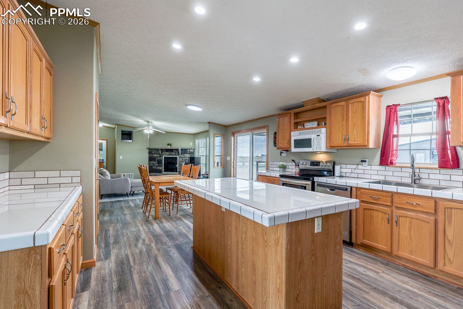 11450 North Log Road Calhan, CO 80808 - Photo 8 of 39 Lots of space!