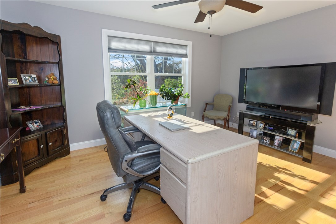 155 Stoneway Road South Kingstown, RI 02879 - Photo 14 of 22