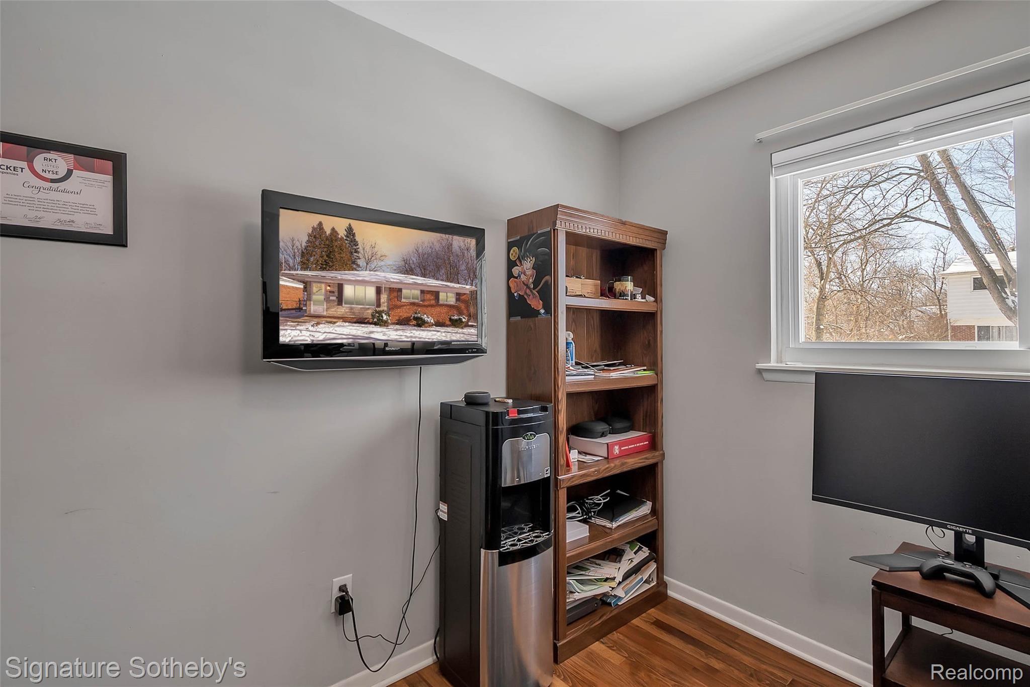 23048 Tuck Road Farmington, MI 48336 - Photo 23 of 36 25-23048 Tuck Rd-WindowStill-Real-Estate-Photography-25.jpg