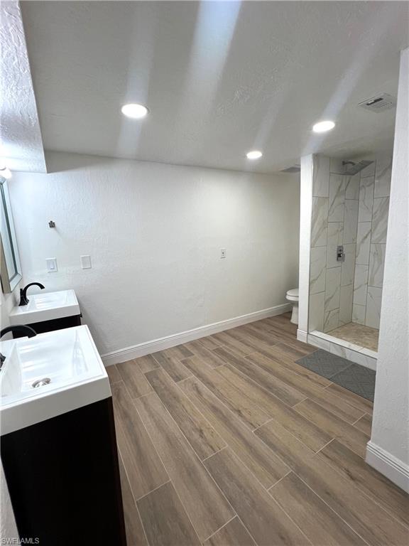 8430 Wren Road Fort Myers, FL 33967 - Photo 21 of 50 Spacious master bathroom