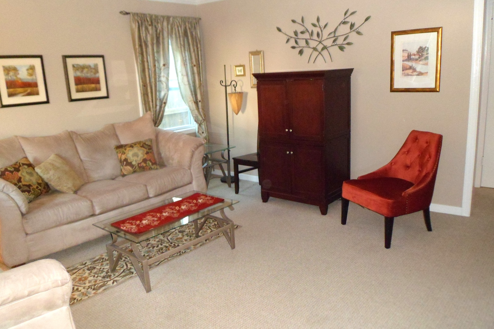10708 Princess Avenue Chicago Ridge, IL 60415 - Photo 4 of 16 a living room with furniture and a wooden floor