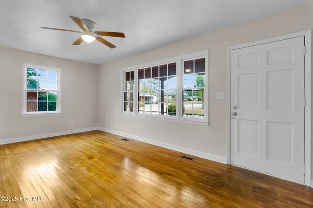 $1,430 | 1508 Beaufort Street, New Bern, NC 28560