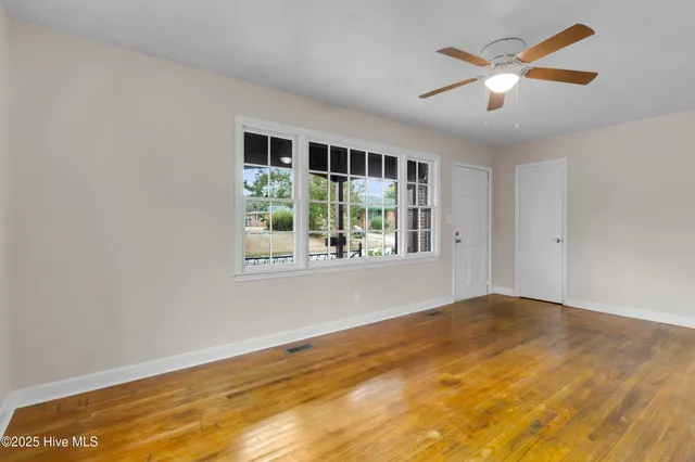 $1,430 | 1508 Beaufort Street, New Bern, NC 28560