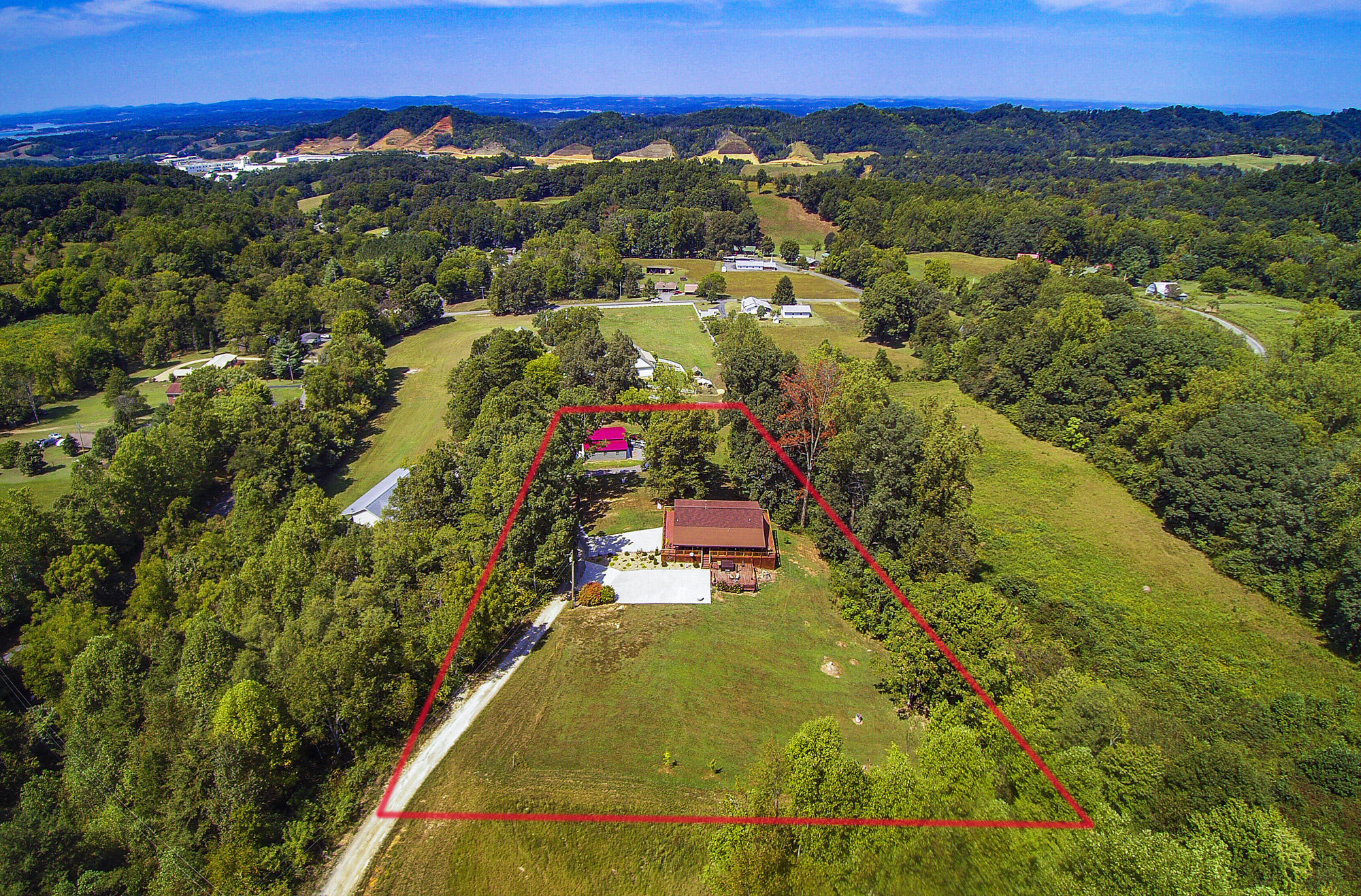 1007 Frank Thornton Road Dandridge, TN 37725 - Photo 22 of 24 YUN00086