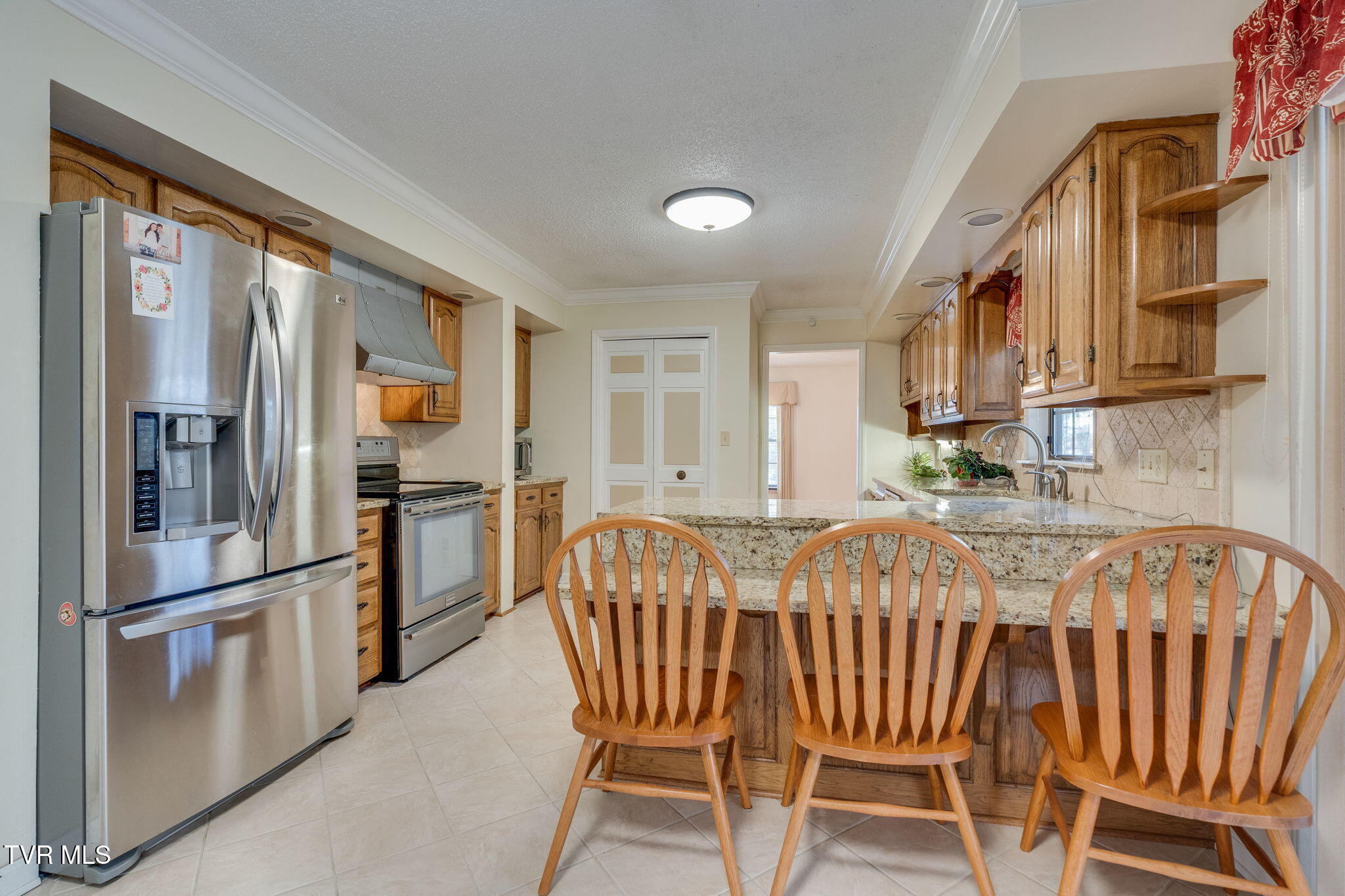 557 Valley Avenue Erwin, TN 37650 - Photo 12 of 63 008