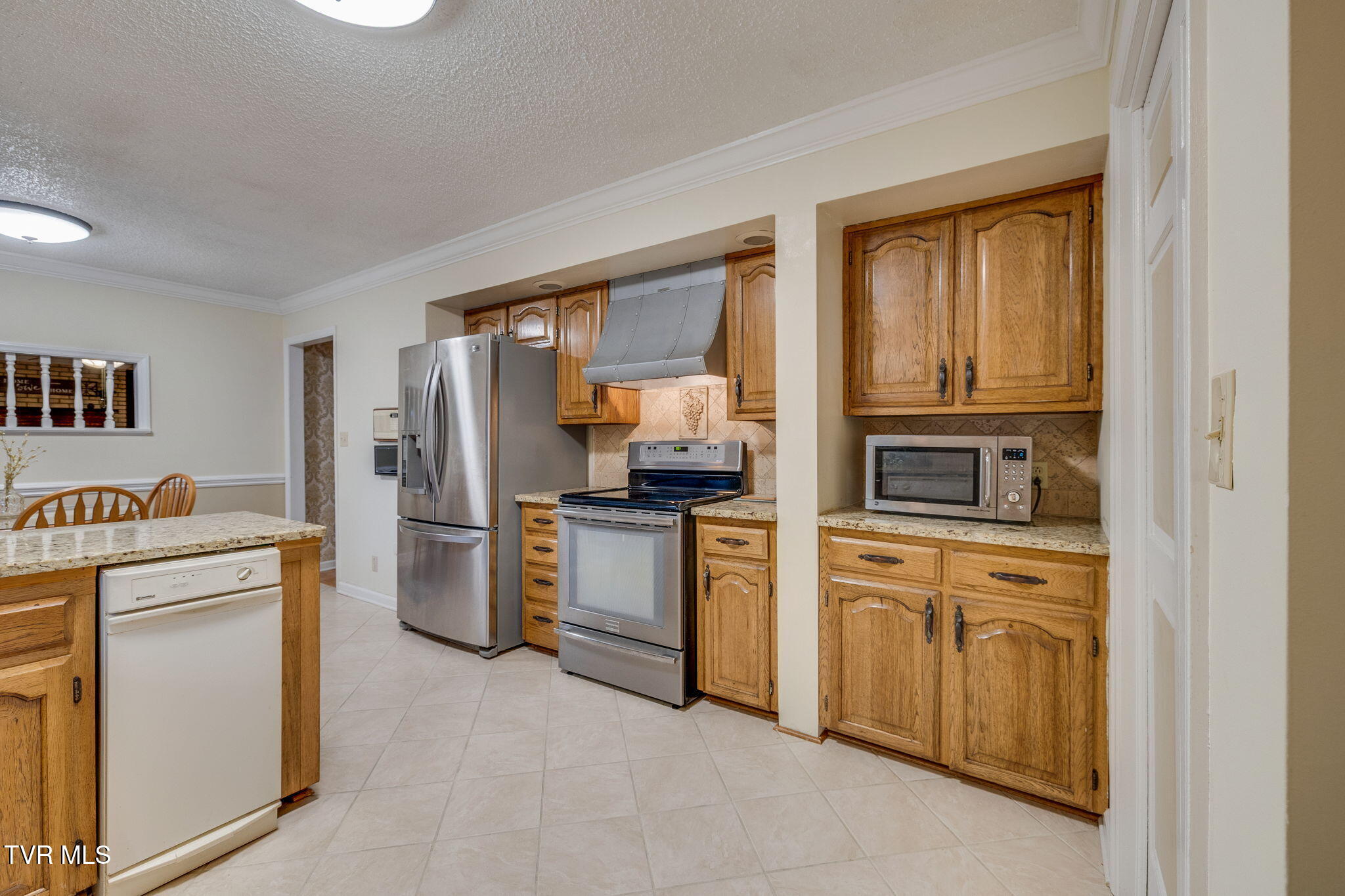 557 Valley Avenue Erwin, TN 37650 - Photo 15 of 66 009 (2)