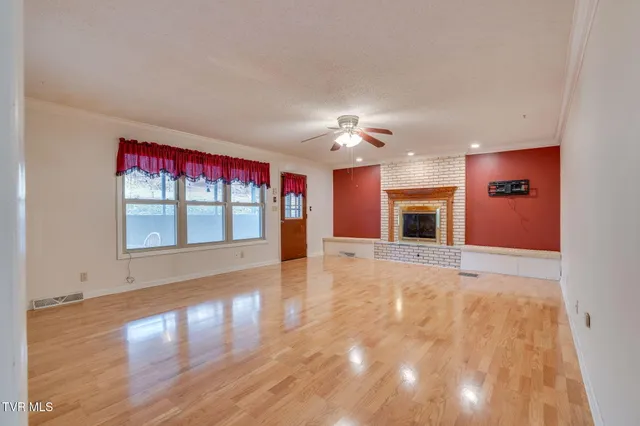 $499,999 | 557 Valley Avenue, Erwin, TN 37650