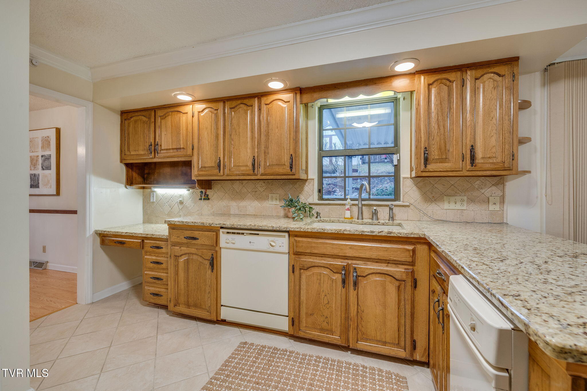 557 Valley Avenue Erwin, TN 37650 - Photo 16 of 66 010 (2)