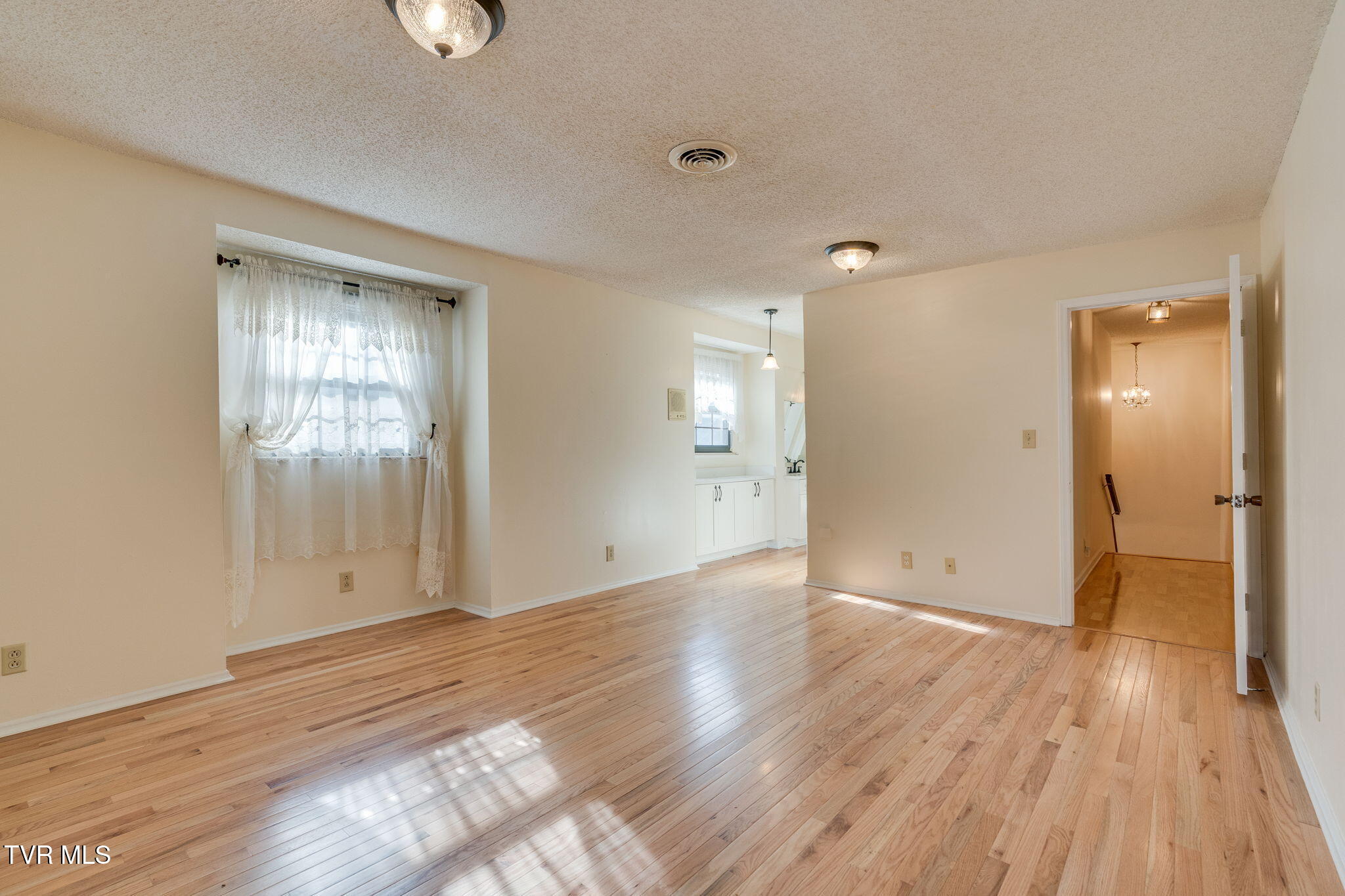 557 Valley Avenue Erwin, TN 37650 - Photo 27 of 66 020