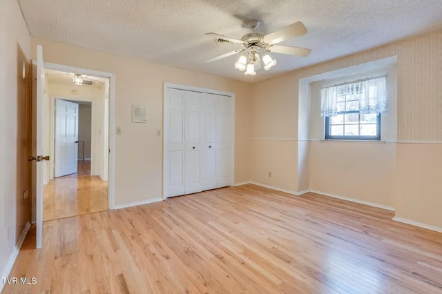 $499,999 | 557 Valley Avenue, Erwin, TN 37650