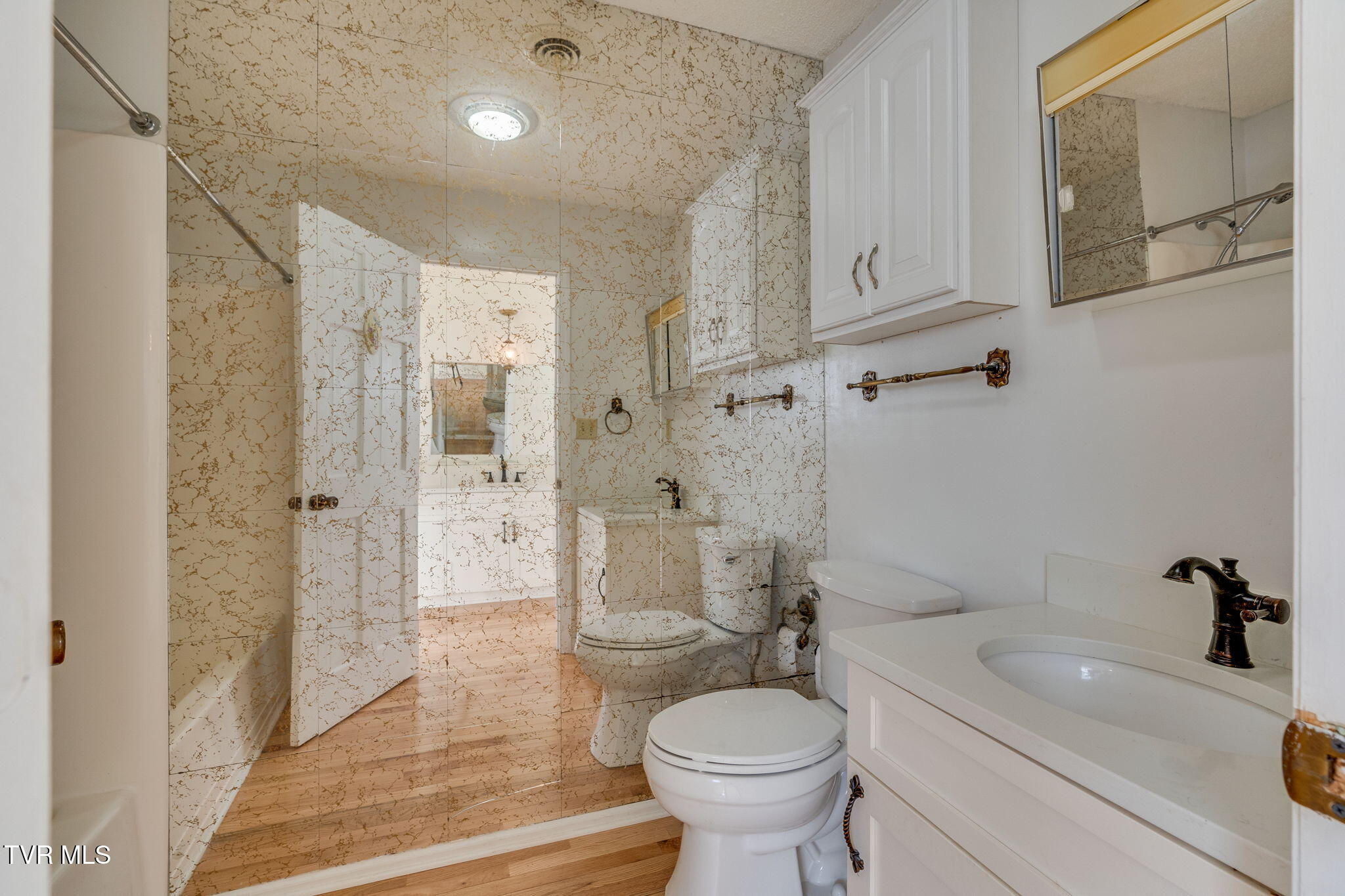 557 Valley Avenue Erwin, TN 37650 - Photo 30 of 66 023