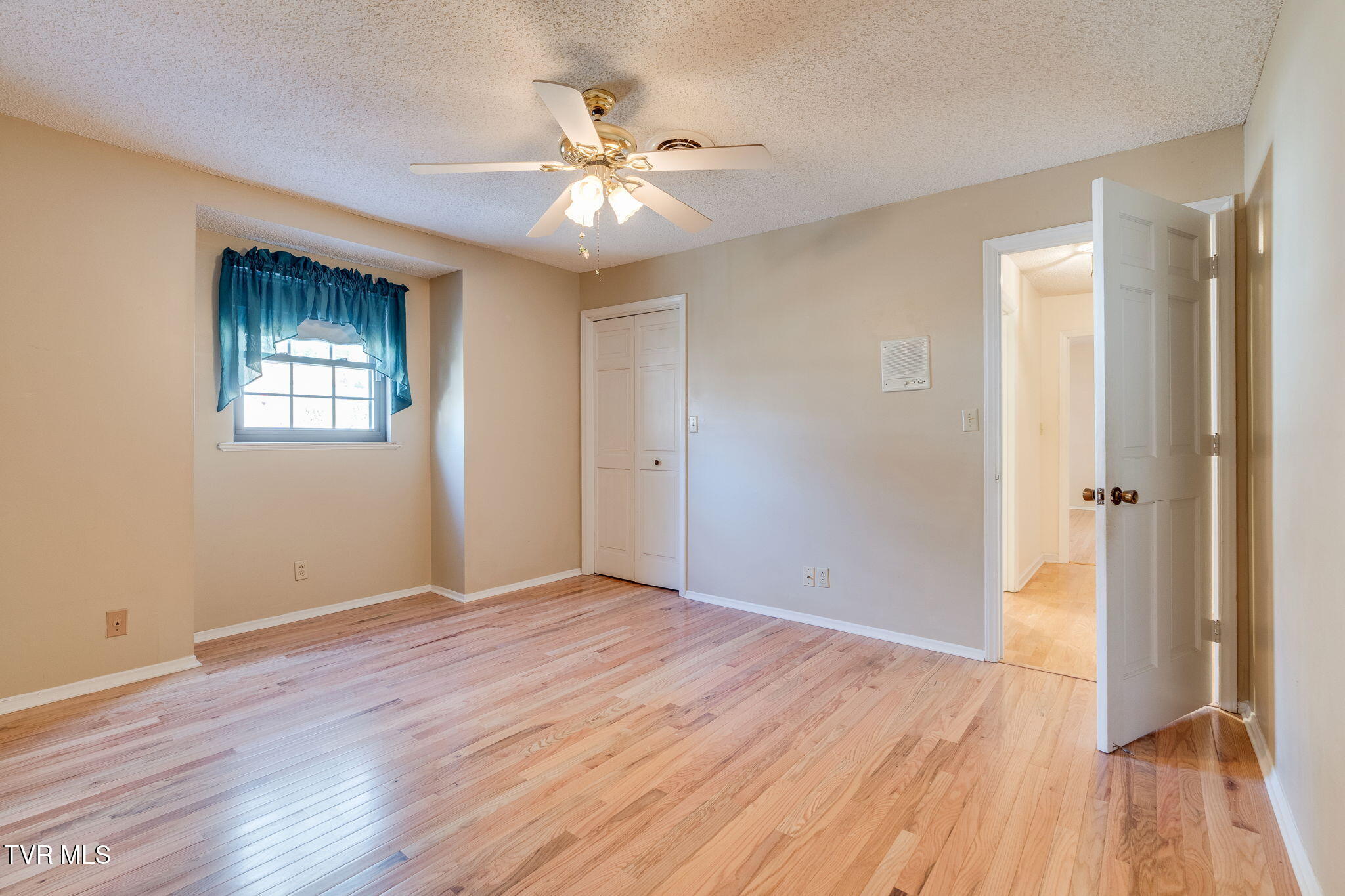 557 Valley Avenue Erwin, TN 37650 - Photo 32 of 63 028