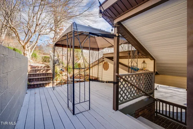 $499,999 | 557 Valley Avenue, Erwin, TN 37650