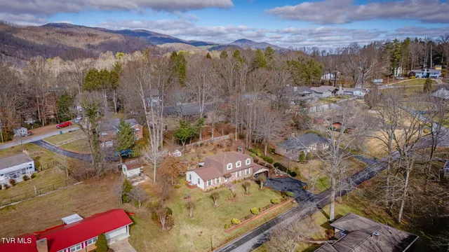 $499,999 | 557 Valley Avenue, Erwin, TN 37650