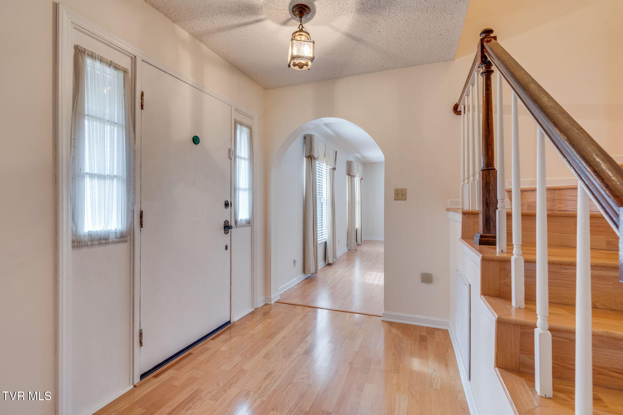 557 Valley Avenue Erwin, TN 37650 - Photo 6 of 63 002