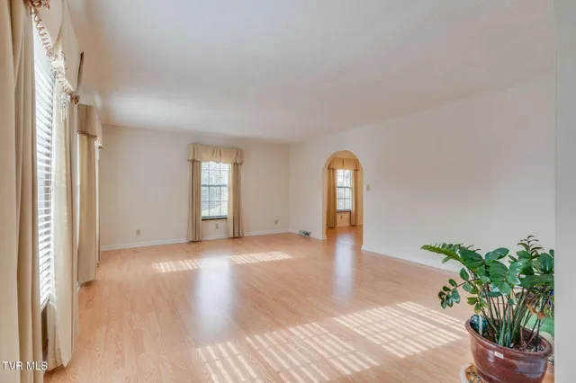 $499,999 | 557 Valley Avenue, Erwin, TN 37650