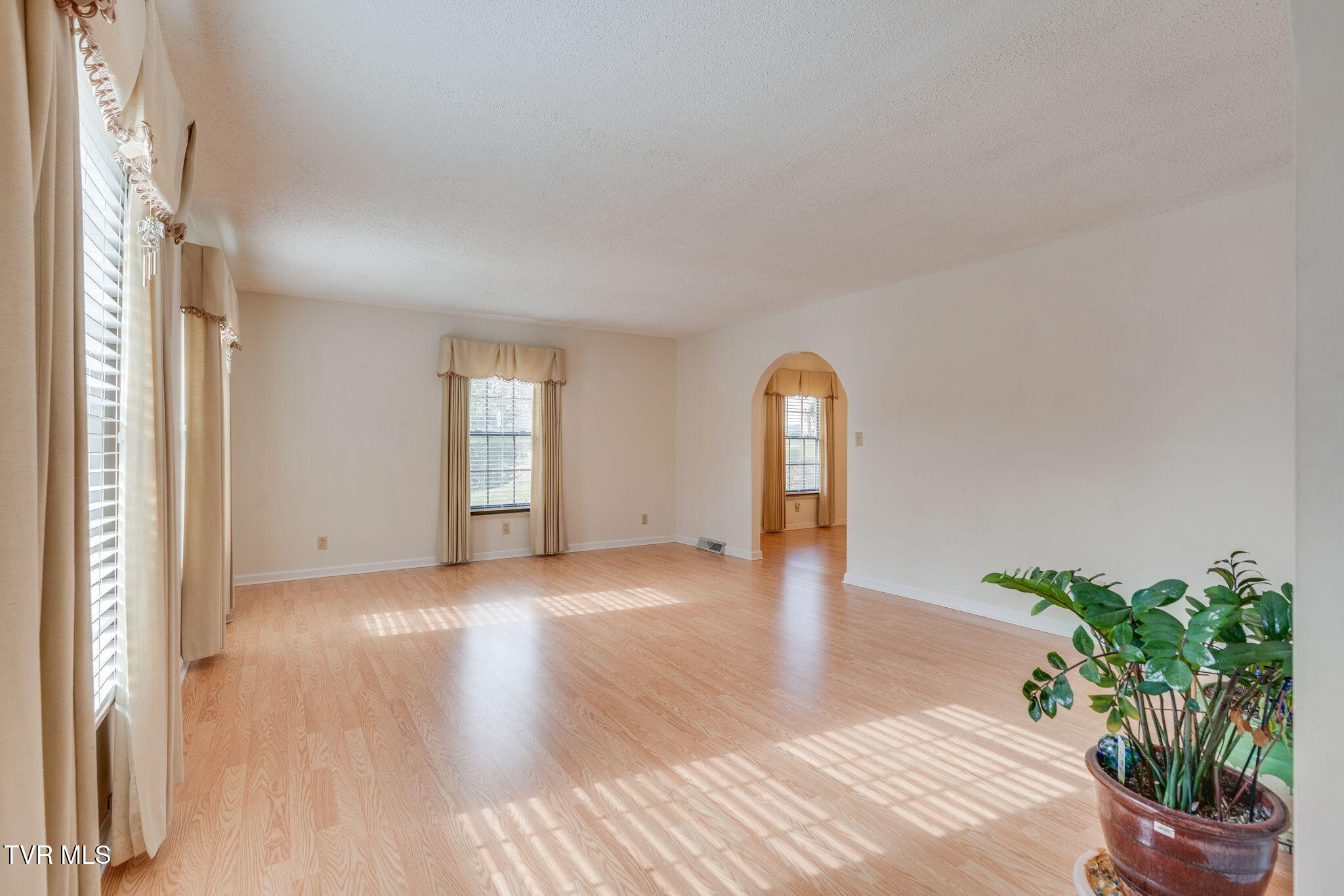 557 Valley Avenue Erwin, TN 37650 - Photo 7 of 63 003