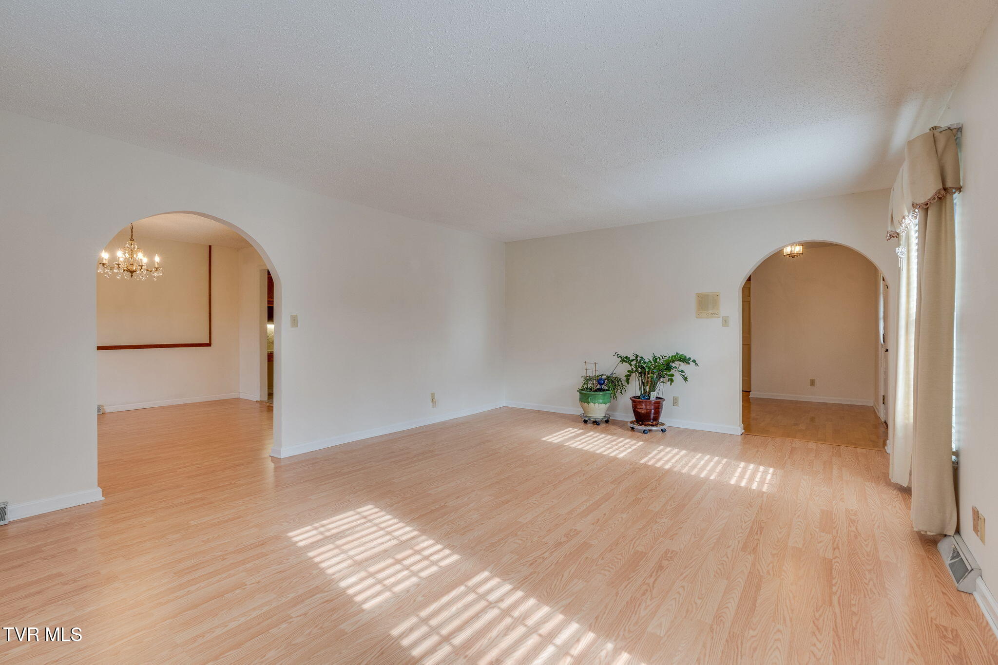 557 Valley Avenue Erwin, TN 37650 - Photo 8 of 63 004