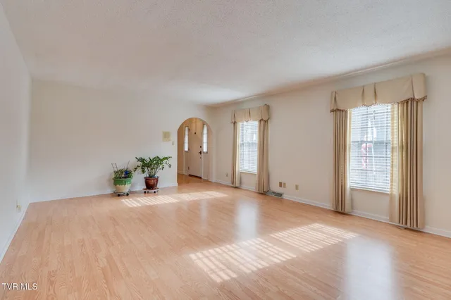 $499,999 | 557 Valley Avenue, Erwin, TN 37650