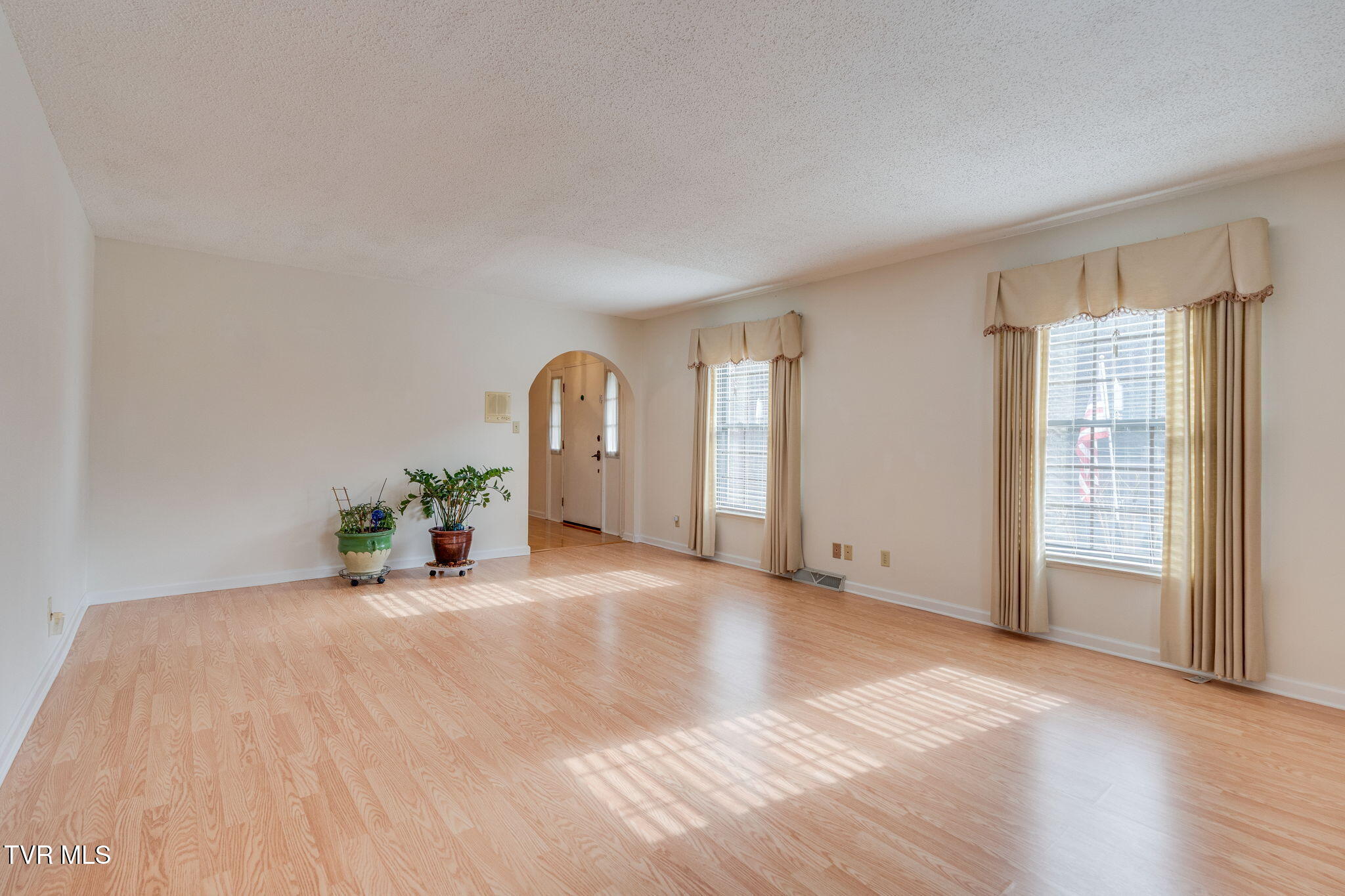 557 Valley Avenue Erwin, TN 37650 - Photo 9 of 63 005