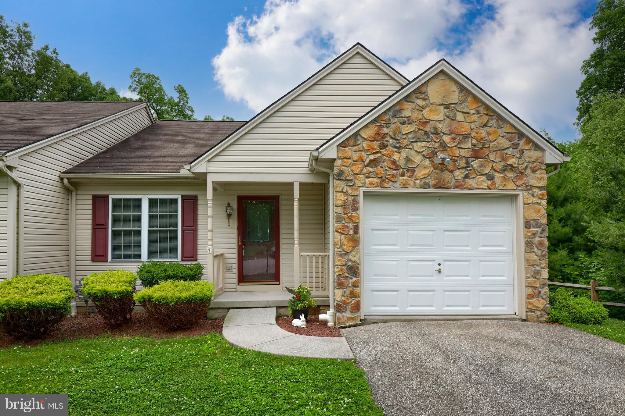 2311 Daisy Road York, PA 17402 - Photo 1 of 44