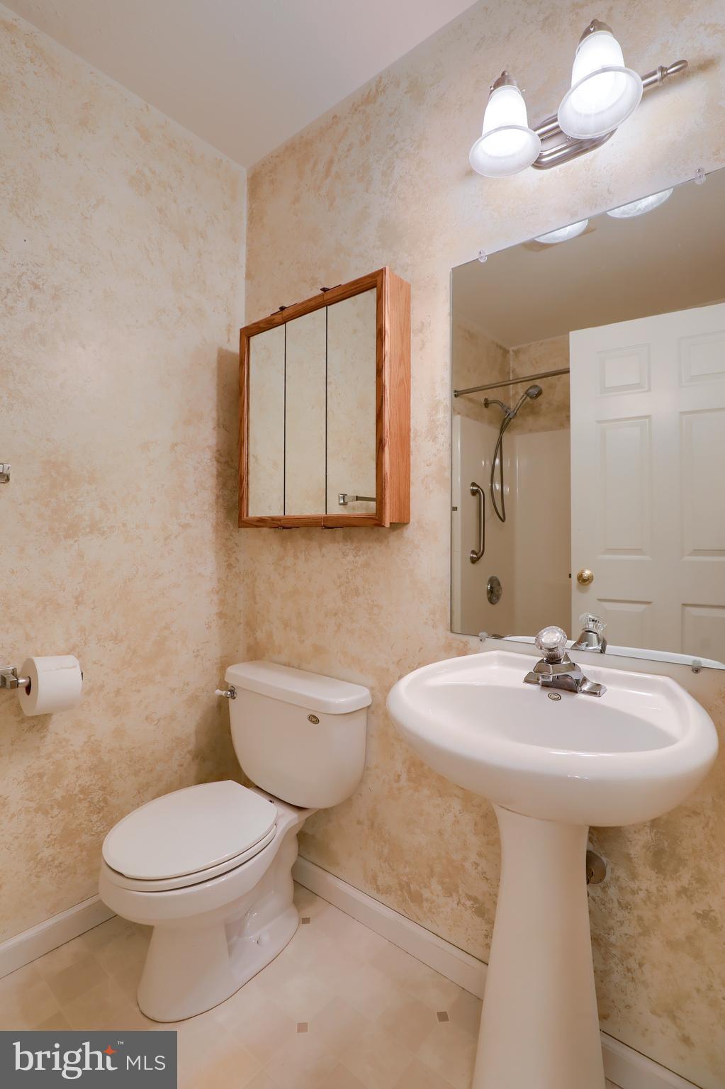 2311 Daisy Road York, PA 17402 - Photo 18 of 44