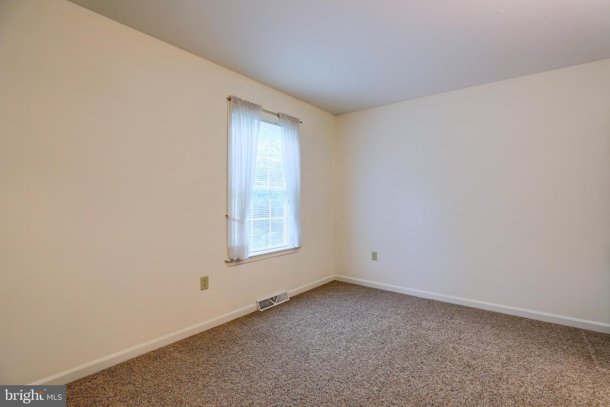 2311 Daisy Road York, PA 17402 - Photo 20 of 44