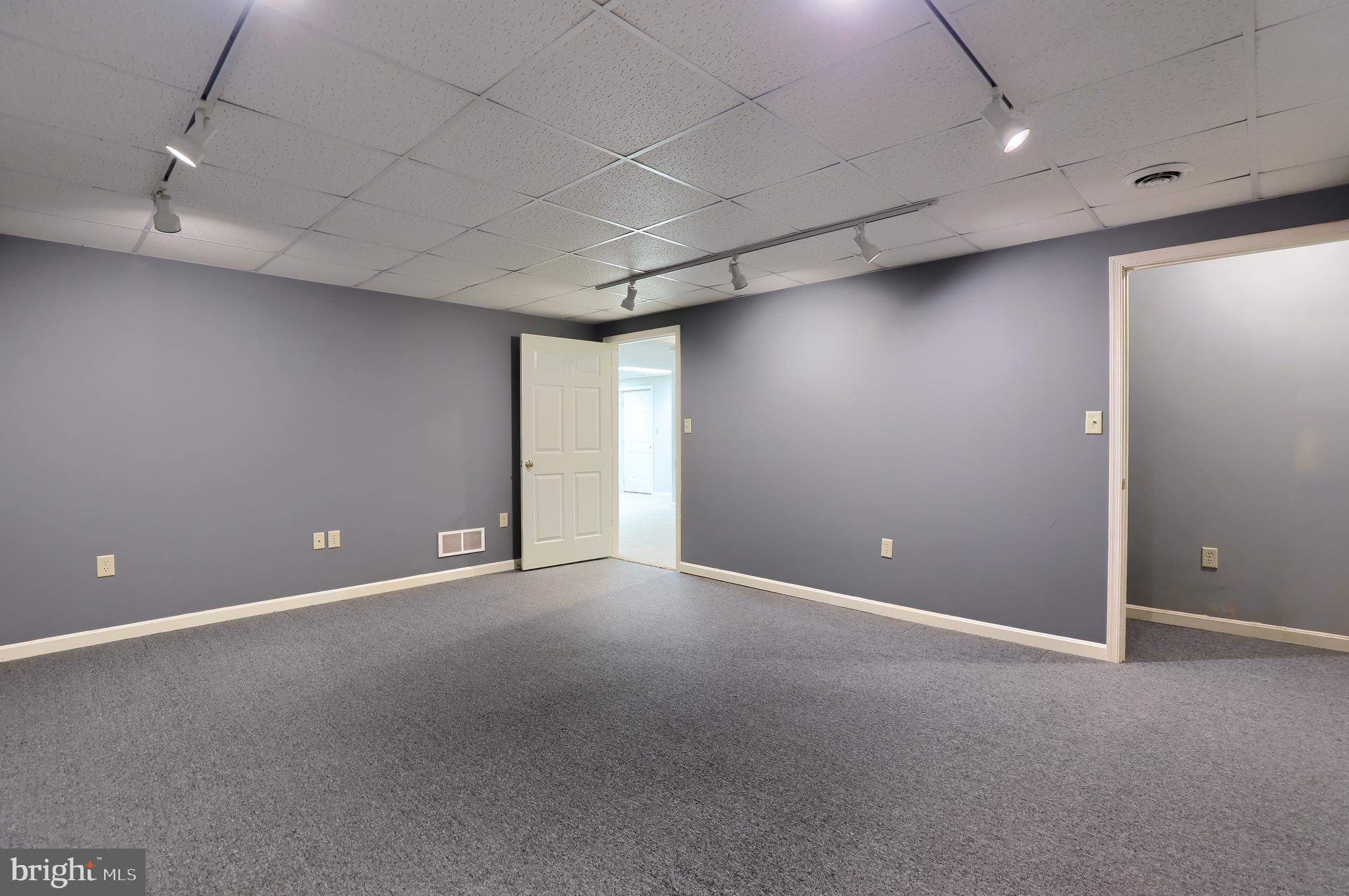2311 Daisy Road York, PA 17402 - Photo 32 of 44