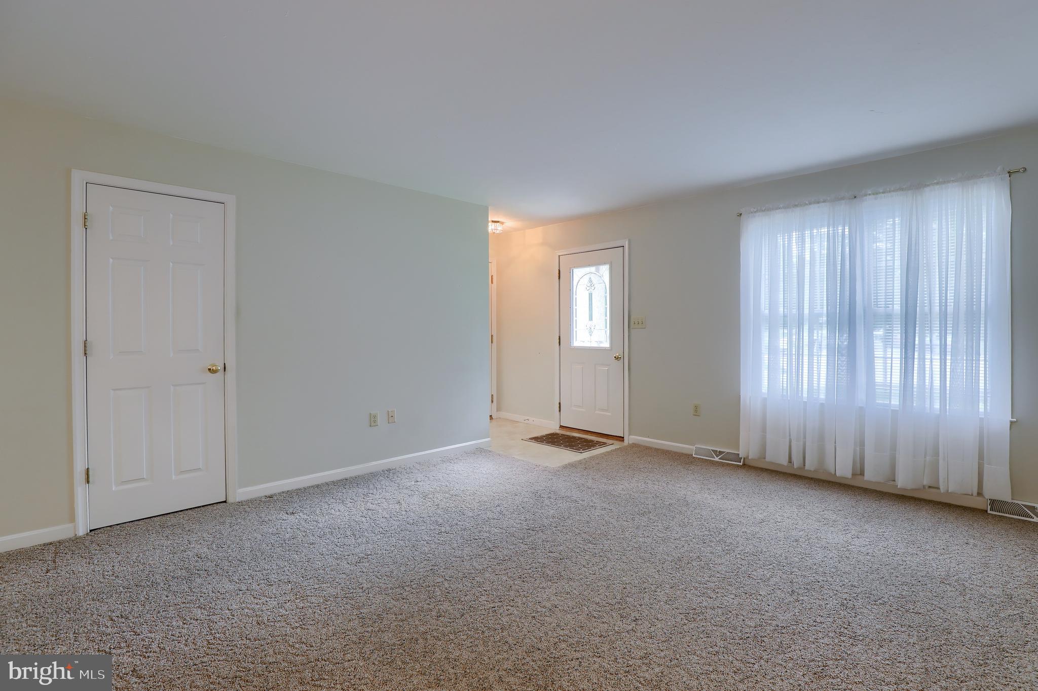 2311 Daisy Road York, PA 17402 - Photo 6 of 44
