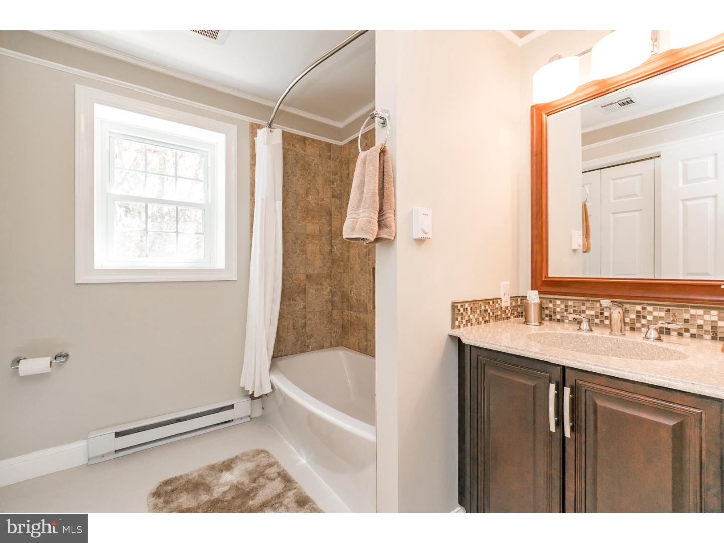 754 Scholl Road Pottstown, PA 19465 - Photo 22 of 25 Bathroom