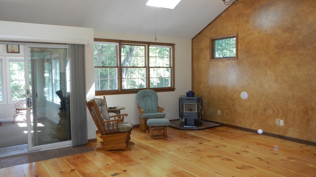 269 Kibbe Road East Longmeadow, MA 01028 - Photo 8 of 26 Gallery Image 8