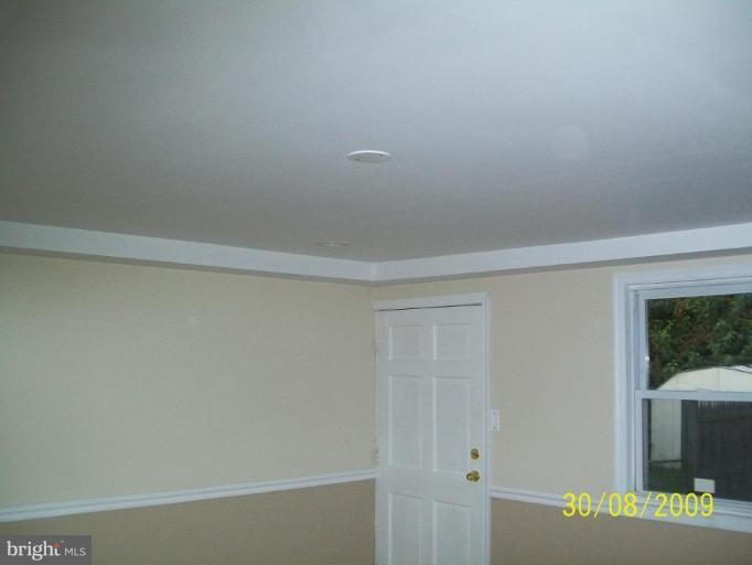 3005 Freeway Halethorpe, MD 21227 - Photo 10 of 13 Living Room #2