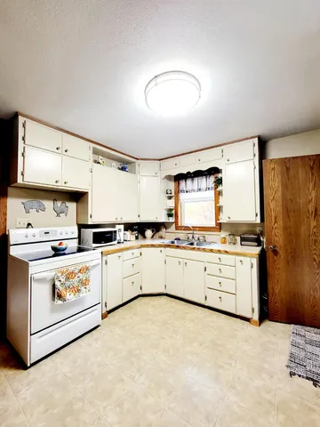 $284,900 | 48088 Co Highway 13, Perham, MN 56573