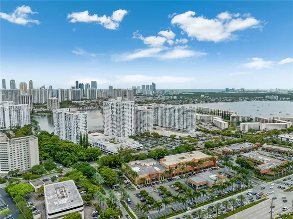 $2,500 | 2750 Northeast 183rd Street, Unit 504, Aventura, FL 33160