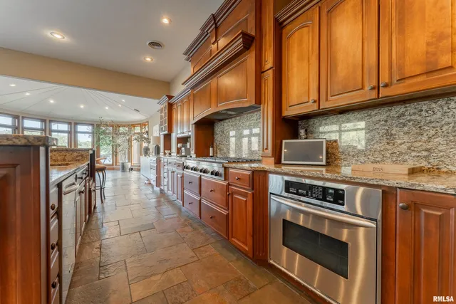 $494,000 | 4 Cottonwood Lane, Lincoln, IL 62656