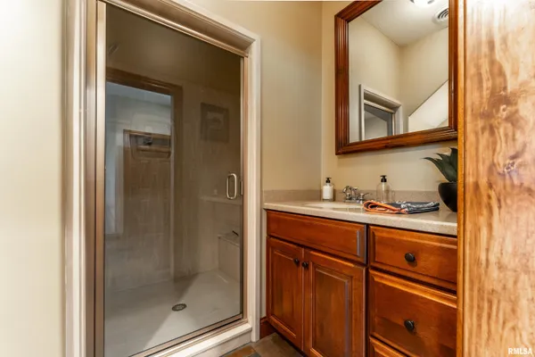 $475,000 | 4 Cottonwood Lane, Lincoln, IL 62656