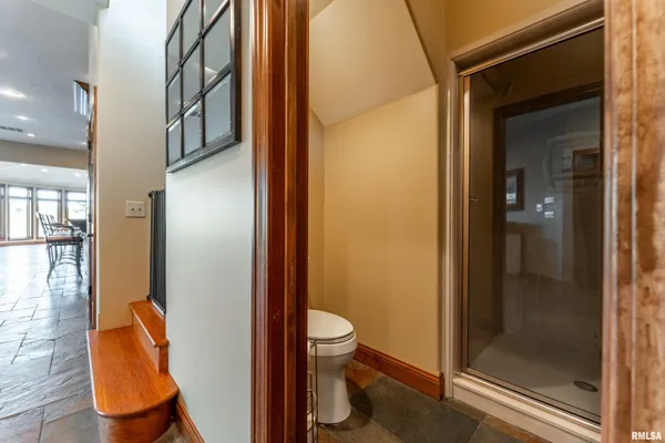 $475,000 | 4 Cottonwood Lane, Lincoln, IL 62656
